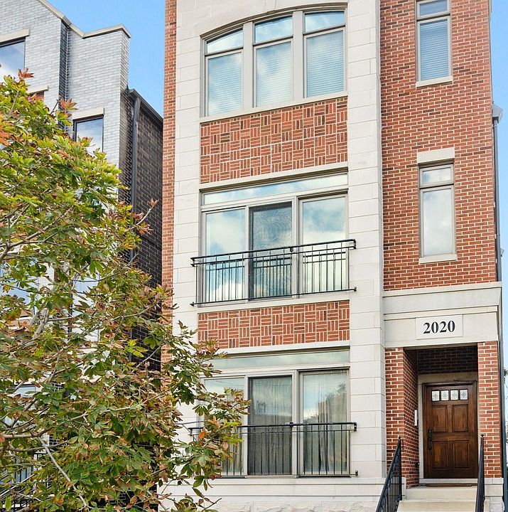 1st image of 2020 N Wood St #1