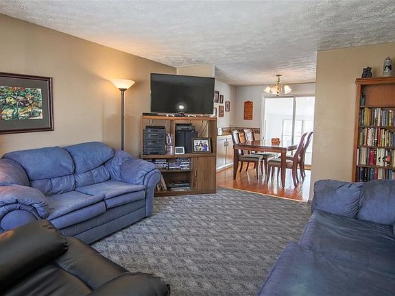 3rd image of 1333 Mutz Dr