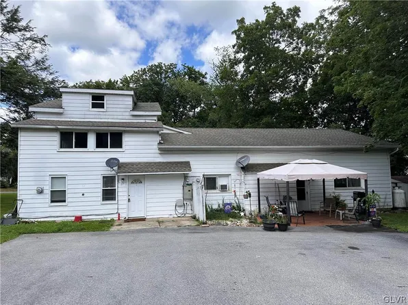 37 Church St, Alburtis, PA 18011