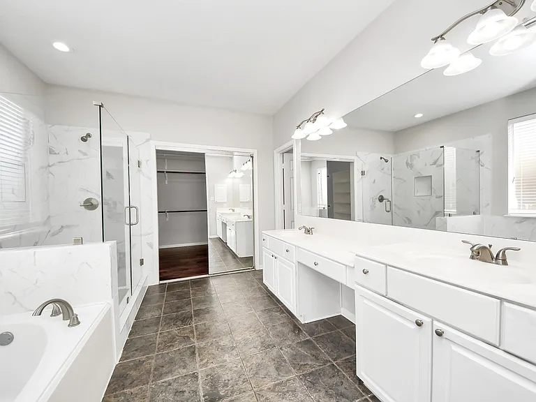 1611 Barton Creek Trl — Photo 26