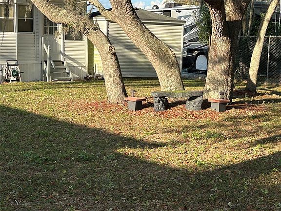 5th image of 104 Rough Ln