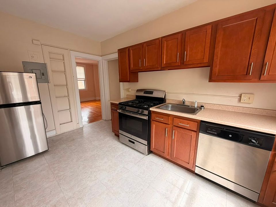 1st image of 405 Main St #9A