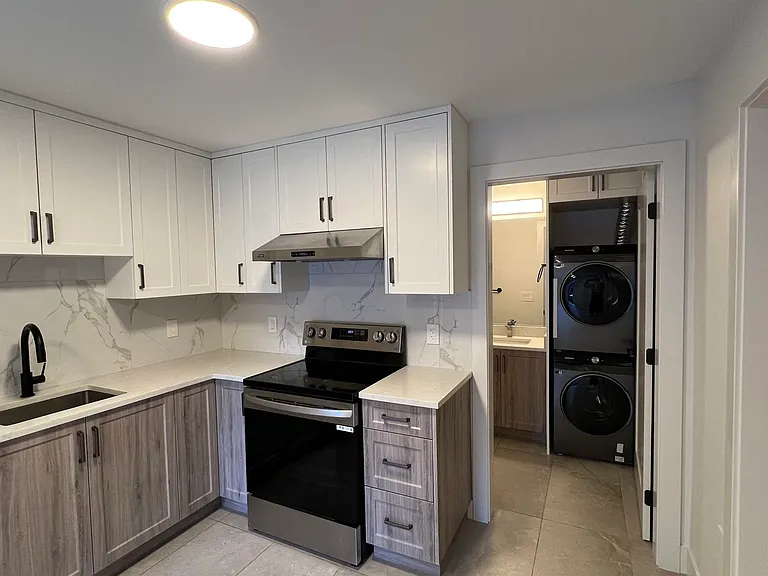 5832 Laurel St — Photo 3