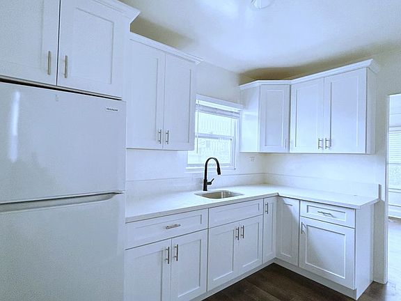 2nd image of 3968-3970 5th Ave #9