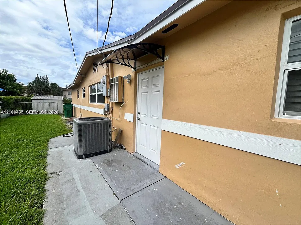 4431 NW 27th St