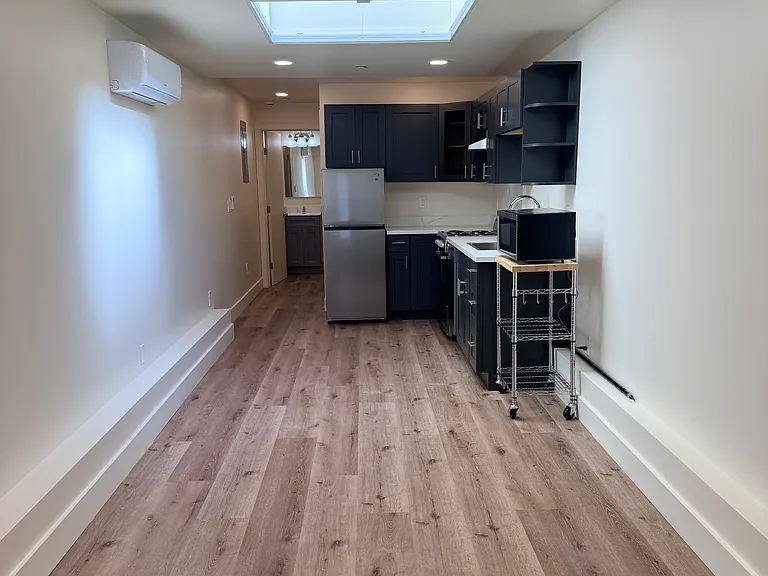 1321 Pine St — Photo 11