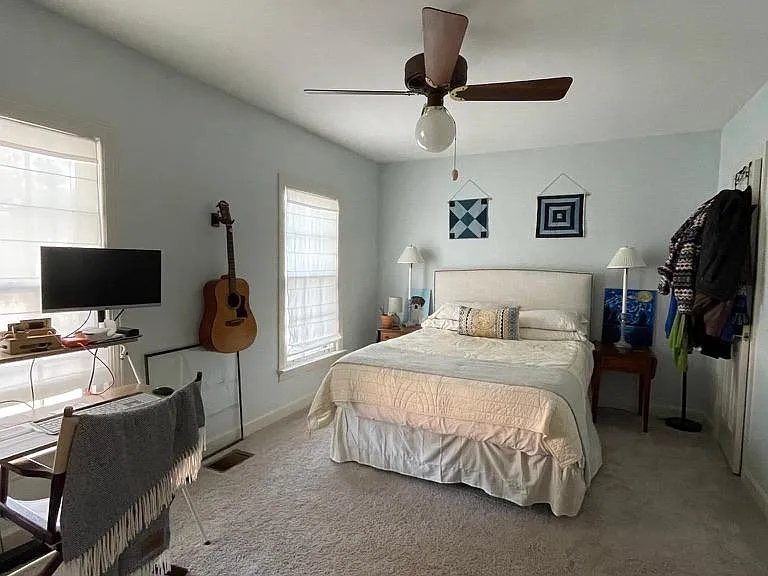 2060 Graybar Ln — Photo 8