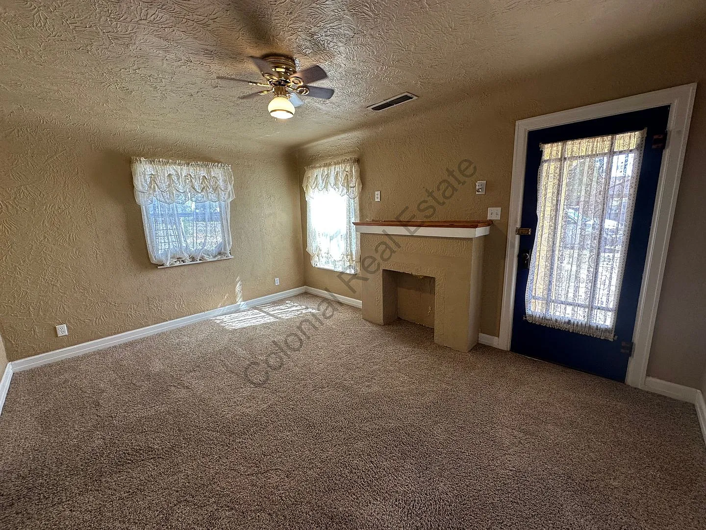 Cozy 2 Bed 1 bath house with detached garage and central Heat and air. — Photo 3