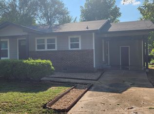 214 Douglas St, Berryville, AR 72616