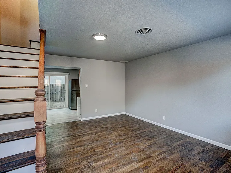 526 S Howes St — Photo 19