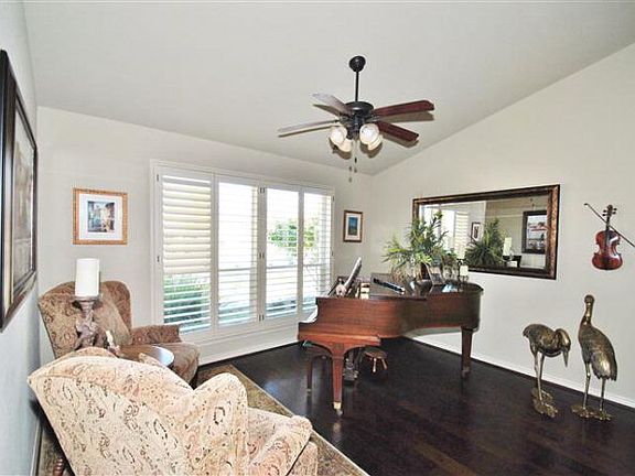 4th image of 607 Paintbrush Hollow St