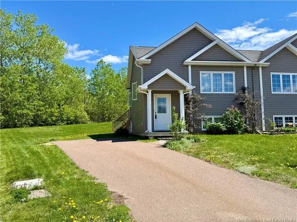 9 Jeremie Ct, Moncton, NB E1A 0B7