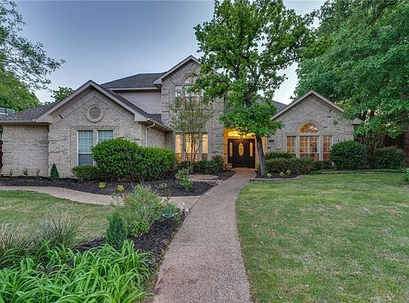 5th image of 612 Hawthorn Cir
