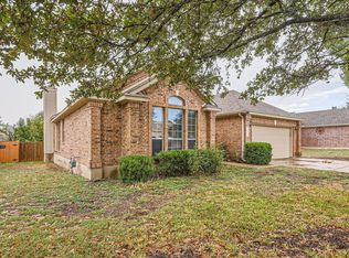 608 Meadow View Dr, Leander, TX 78641