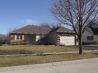 583 Larium Ln, Crystal Lake, IL 60012