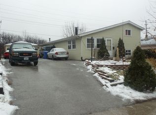 1113 Denver Dr, Carpentersville, IL