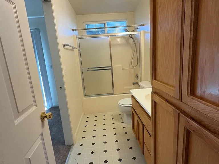 3121 Matthew Ln — Photo 21
