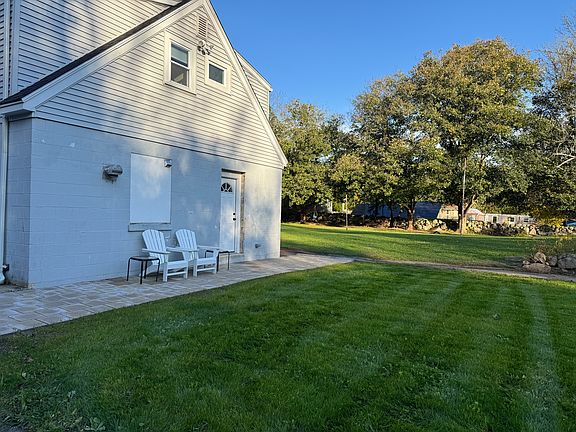 2nd image of 410-410A Sanford Rd