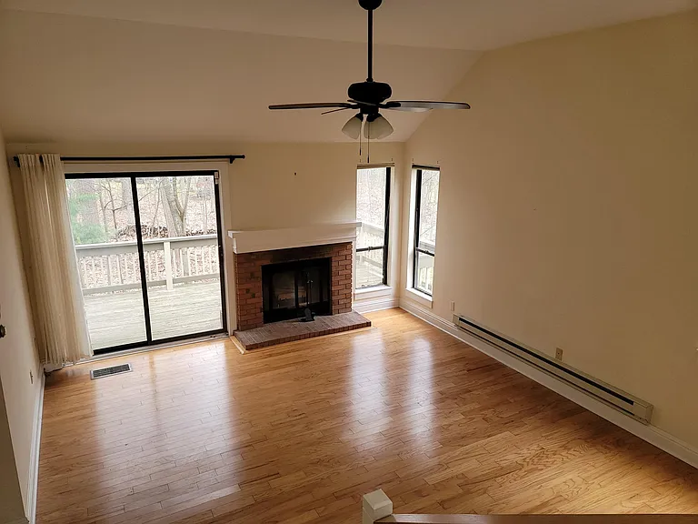 555 Heritage Hls — Photo 10