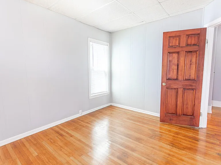 111 Lovering Ave #B — Photo 10