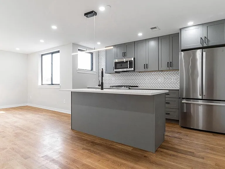 2636 Belgrade St — Photo 1