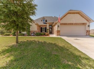 320 Windy Glen Dr, Decatur, TX 76234