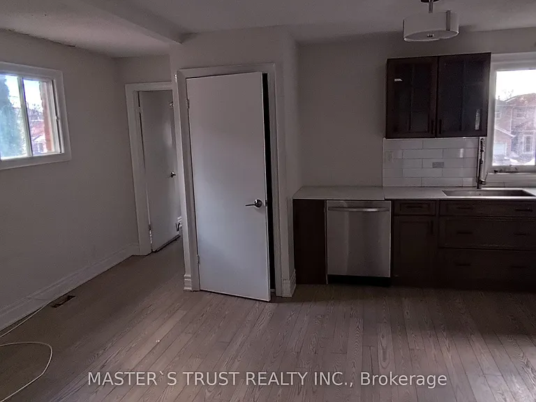 40 Whitley Castle Cres S #2 — Photo 5