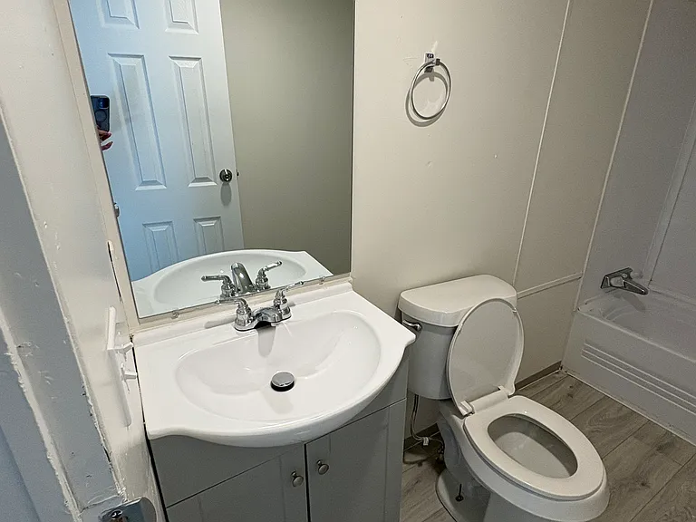 3810 Rowland Rd — Photo 13