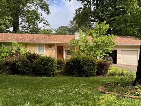 5003 Abbey Ln, Lilburn, GA 30047
