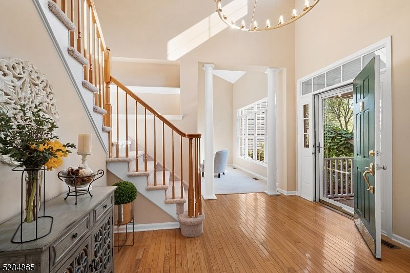 1st image of 44 Loft Dr