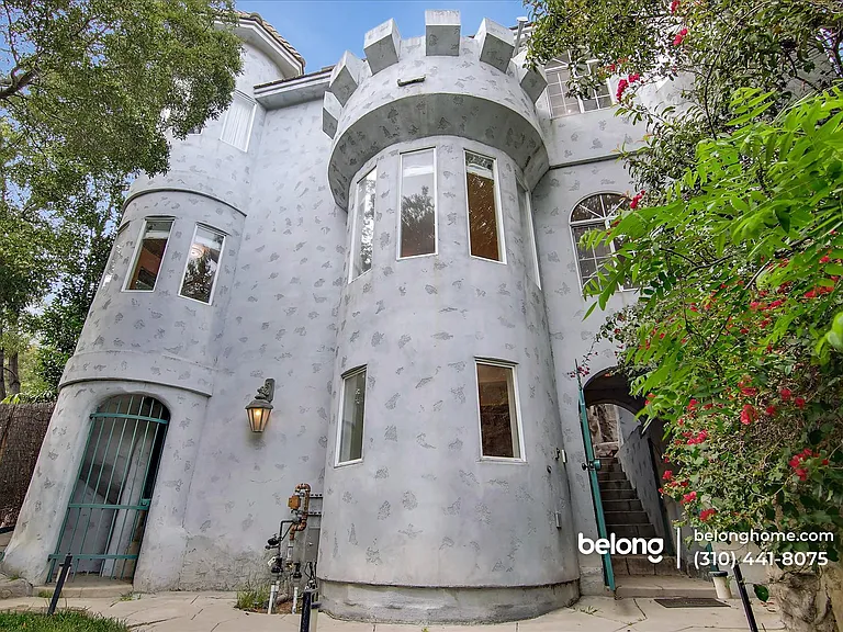 8527 Wonderland Ave — Photo 3