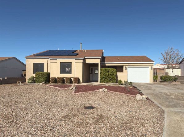 1925 Clearwater Loop NE