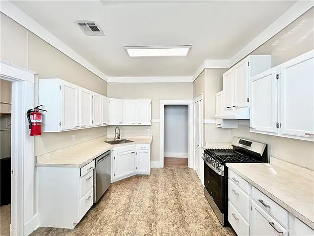 2011 General Pershing St #2A — Photo 13