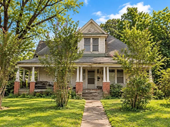 1715 N Oliver St, Brooksville, MS 39739