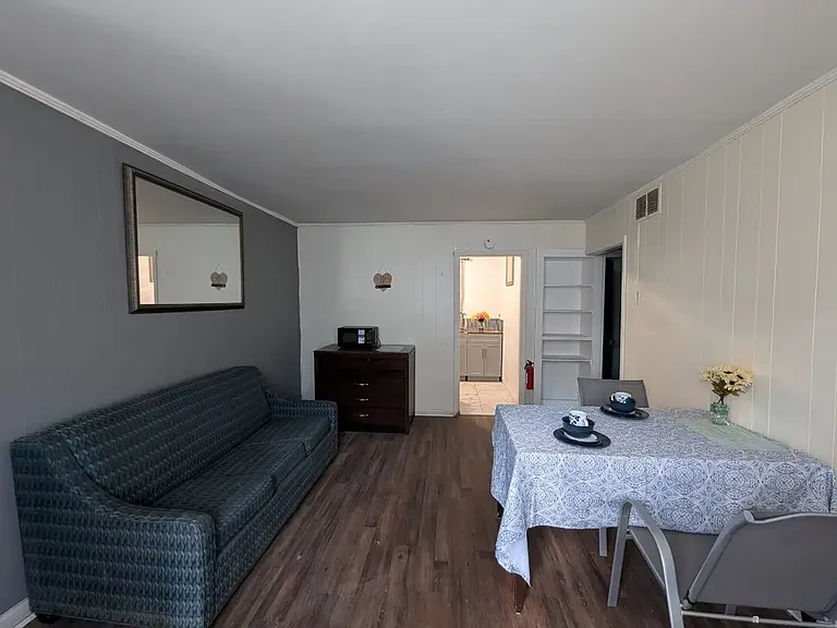 2115 Hazelhurst Ave #A — Photo 2