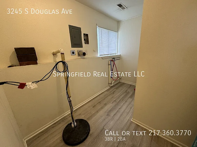 3245 S Douglas Ave — Photo 12