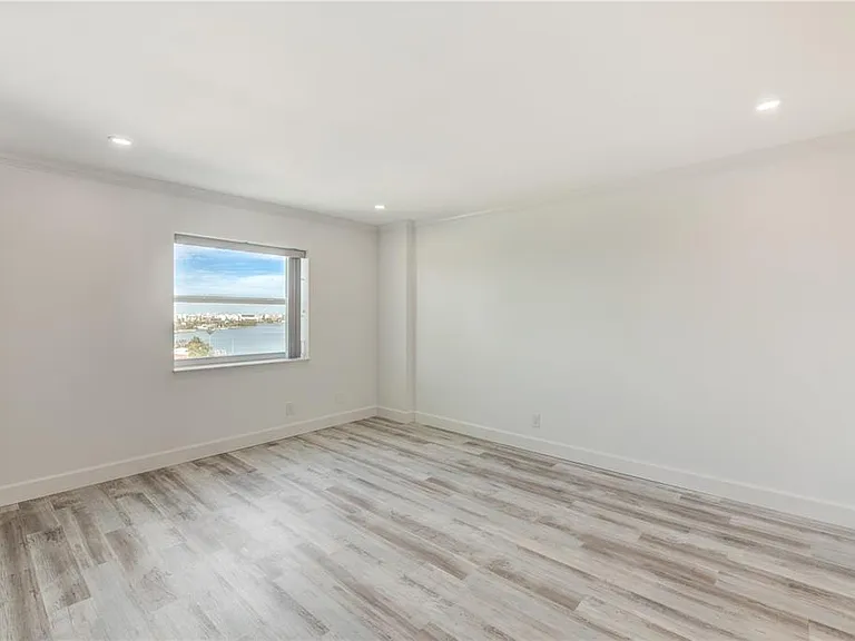 400 64th Ave #901 — Photo 10