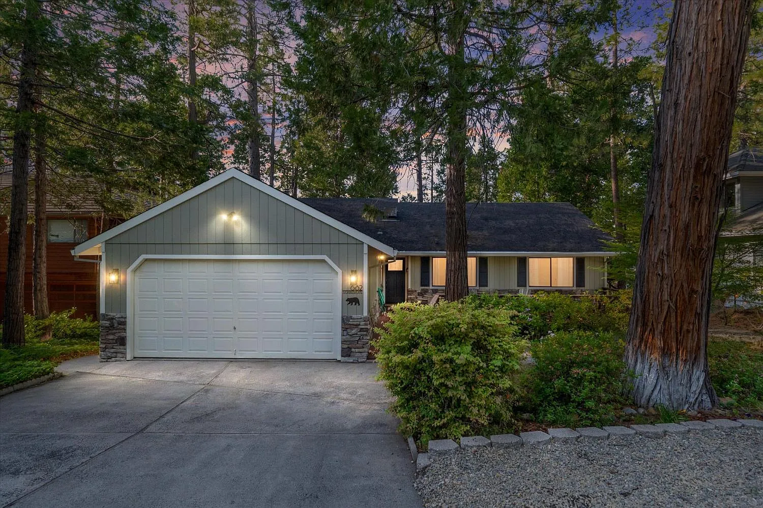 682 Sugarbush Ln photo 1