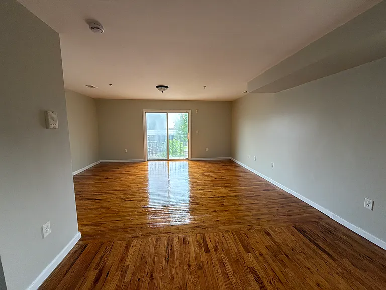 961 Bergen St #2B — Photo 2