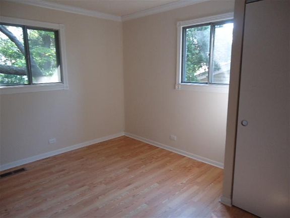 4th image of 13 Ash St