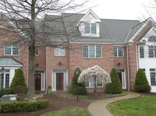 1002 Sheriffs Ct, Mcmurray, PA