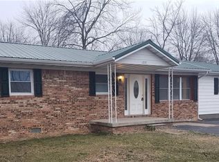 1237 W De Hart Dr, Austin, IN 47102