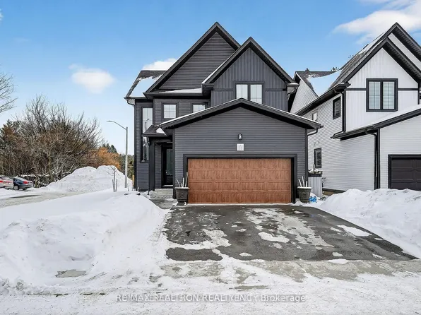 297 Whiting St #11, Ingersoll, ON N5C 3P7