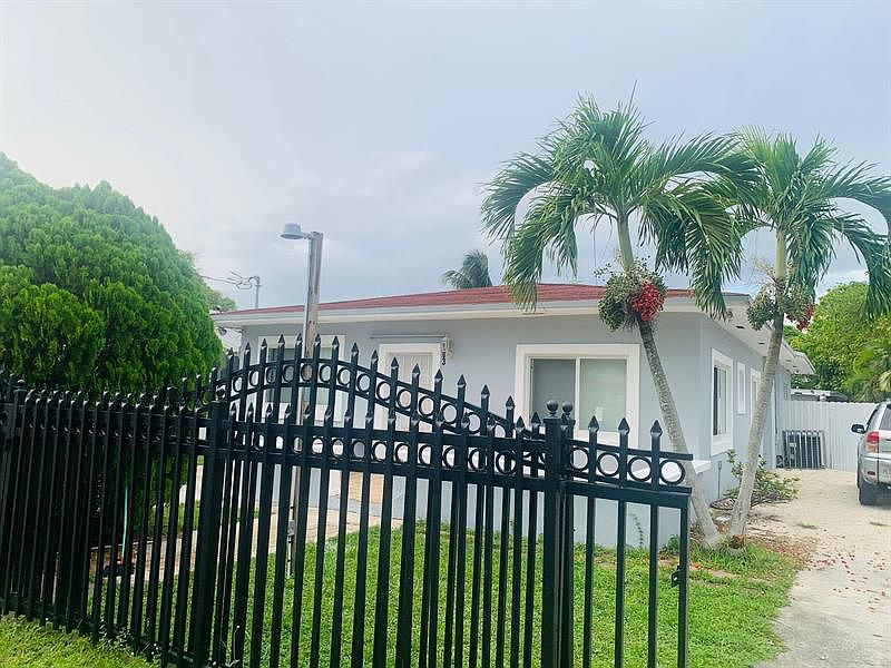 1st image of 883 NW 112th St APT A