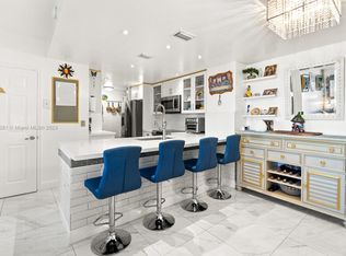 215 SW 42nd Ave APT 804, Miami, FL 33134