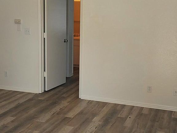 5th image of 2727 Lanning Ave #34