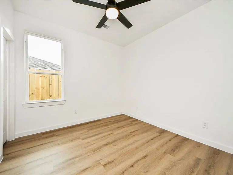 5201 Fairchild St #B — Photo 22