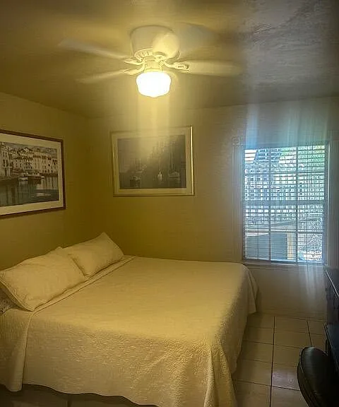 727 Penn St #2 — Photo 15