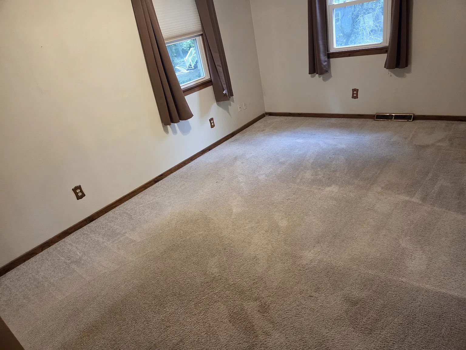 3 bed, 2420 sqft, $2,200 — Photo 4