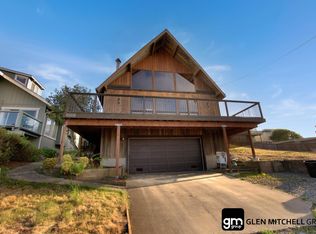 428 3rd St, Montara, CA 94037